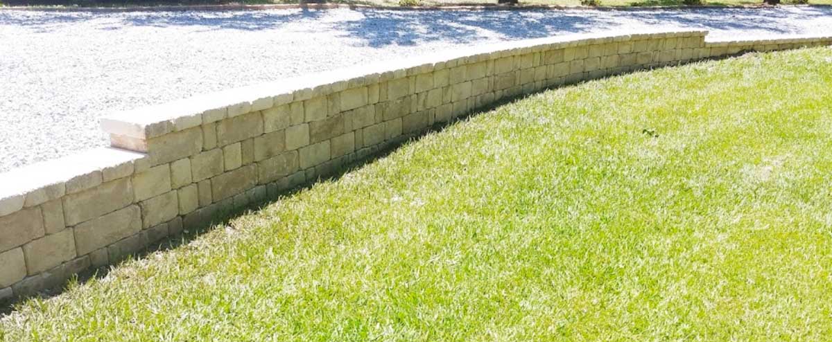 Retaining wall installation in Jacksonville